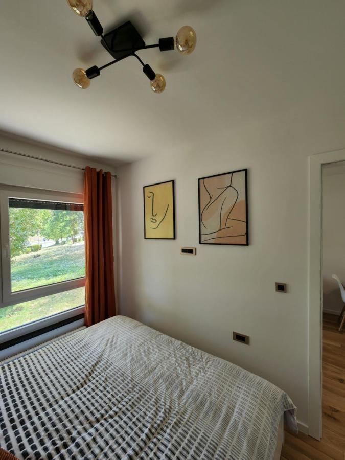 Apartman Park Lake 图兹拉 外观 照片