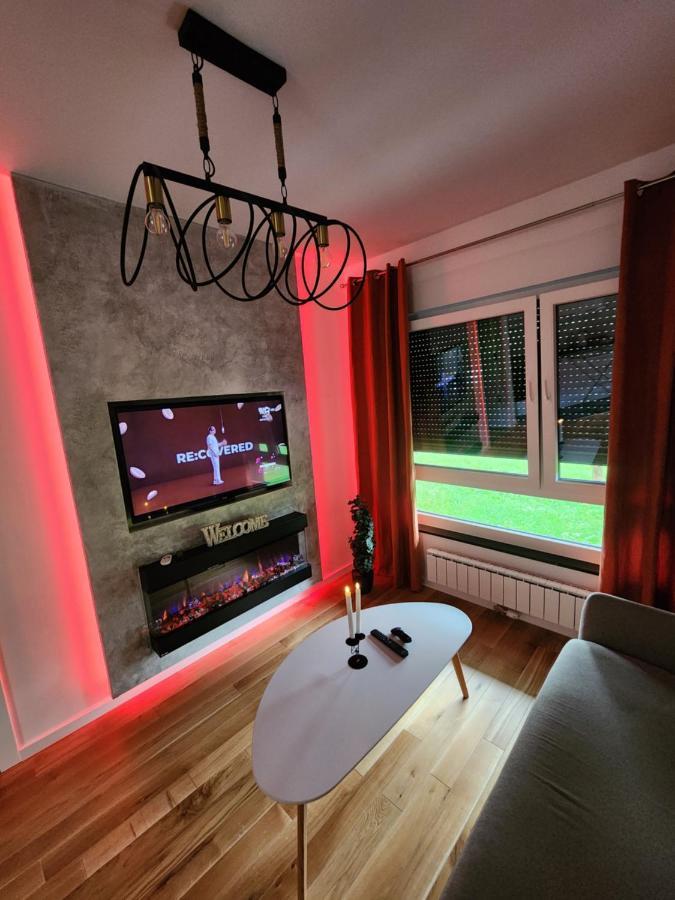 Apartman Park Lake 图兹拉 外观 照片