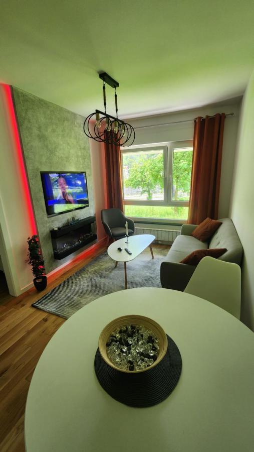 Apartman Park Lake 图兹拉 外观 照片